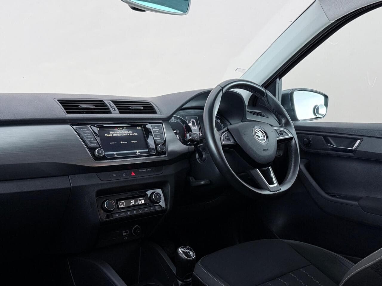 Skoda Fabia thumbnail Interior Front