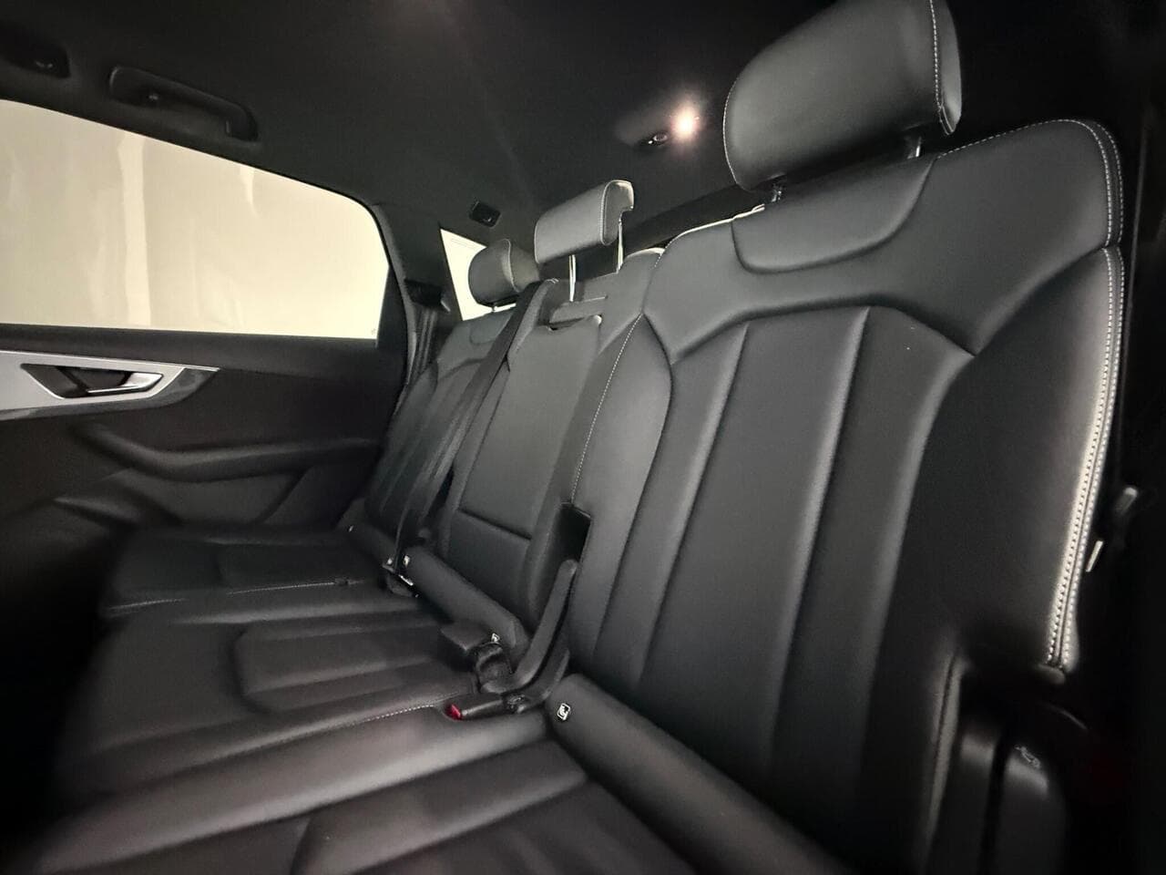Audi Q7 thumbnail Seats Rear