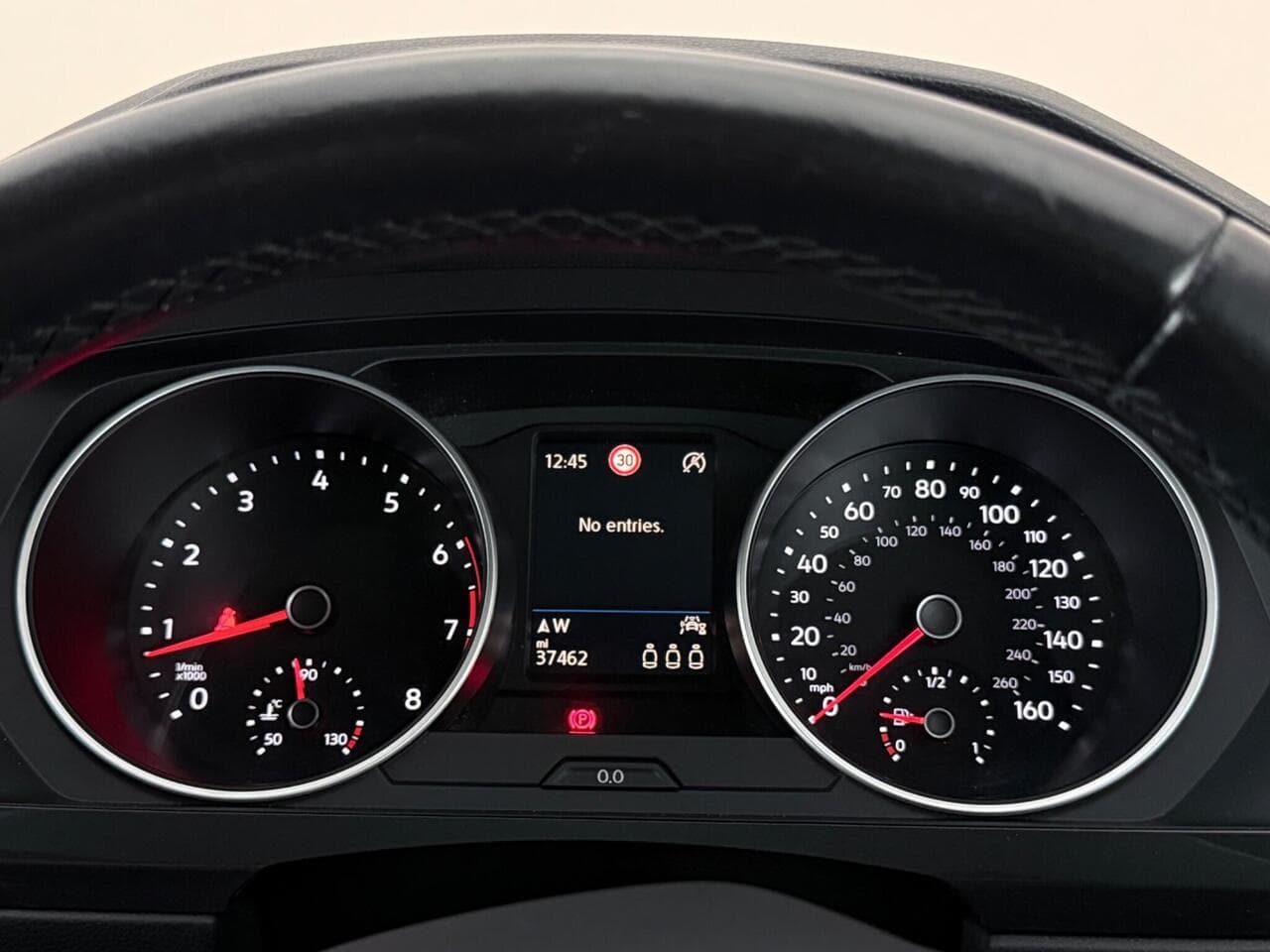 Volkswagen Tiguan thumbnail Driver Instruments