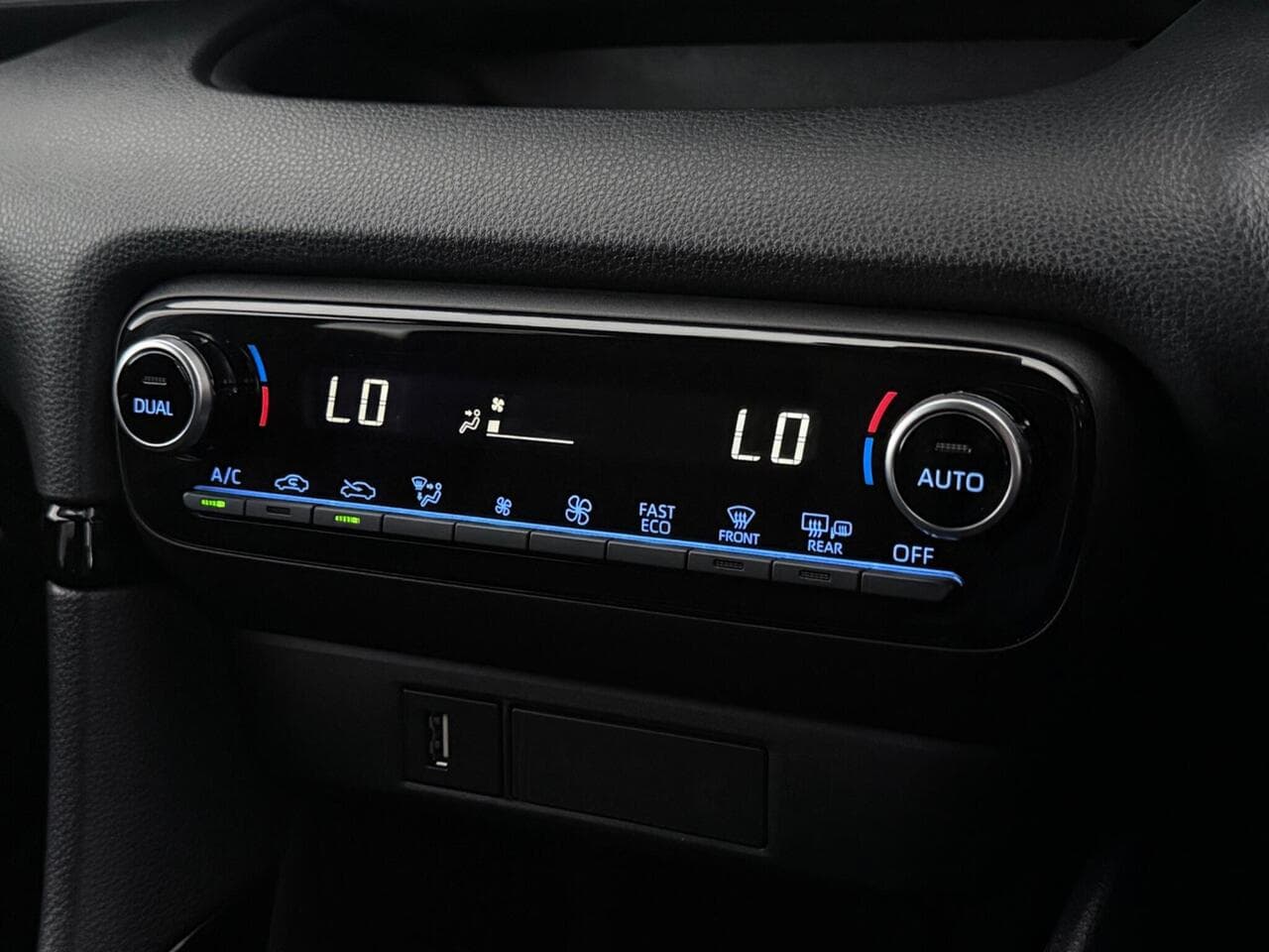 Toyota Yaris thumbnail Misc Controls