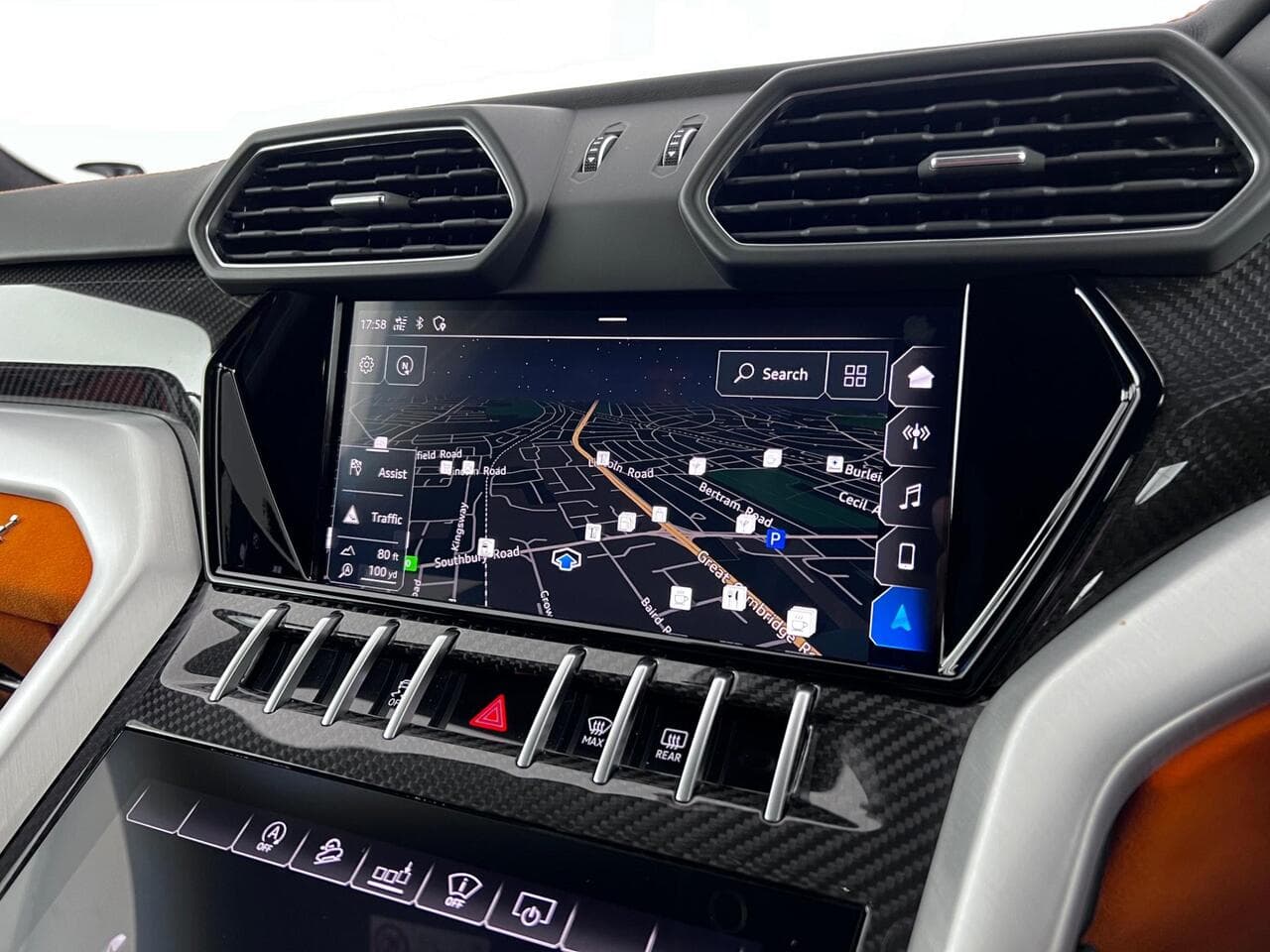 Lamborghini Urus thumbnail Infotainment System
