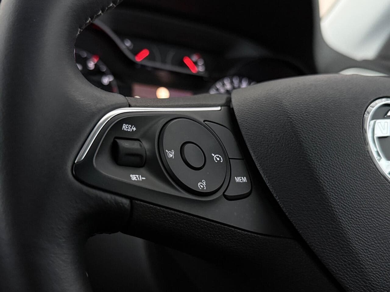 Vauxhall Grandland X thumbnail Misc Controls
