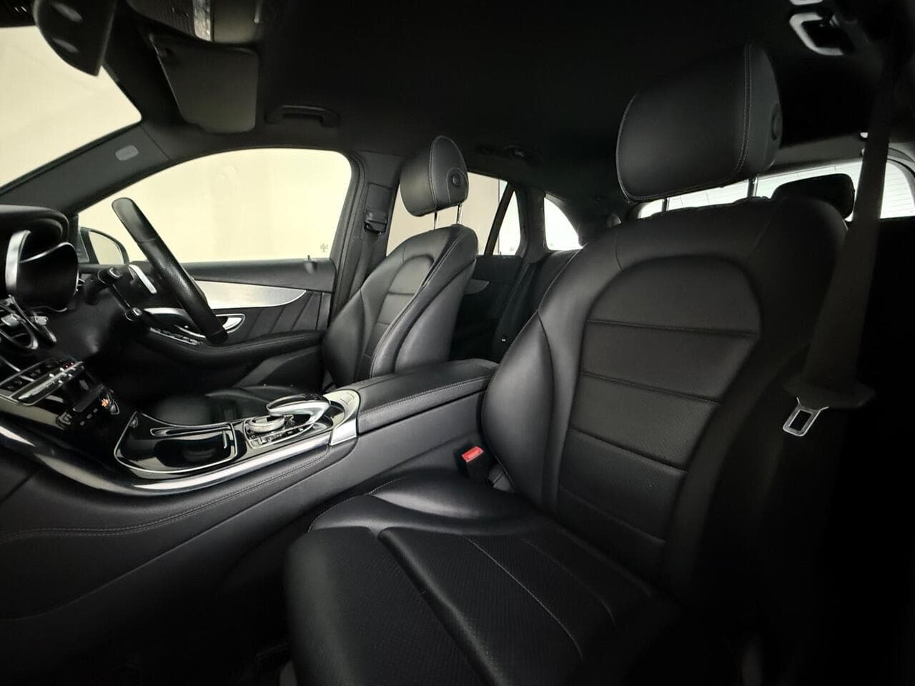 Mercedes-Benz GLC thumbnail Seat Front Passenger