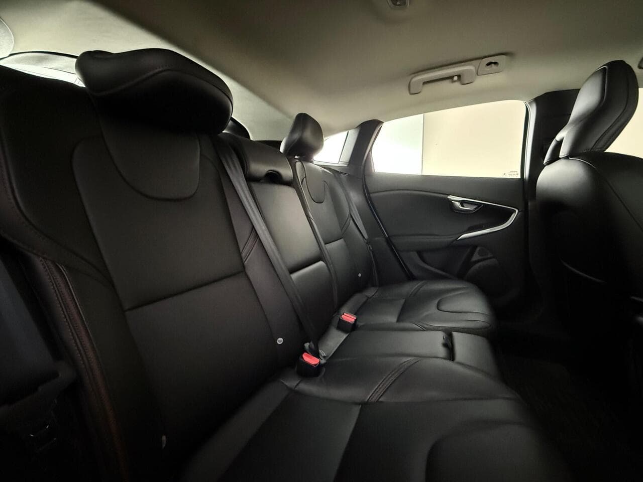 Volvo V40 Cross Country thumbnail Seats Rear