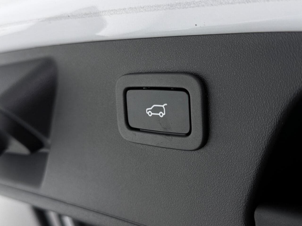 Jaguar E-PACE thumbnail Misc Controls
