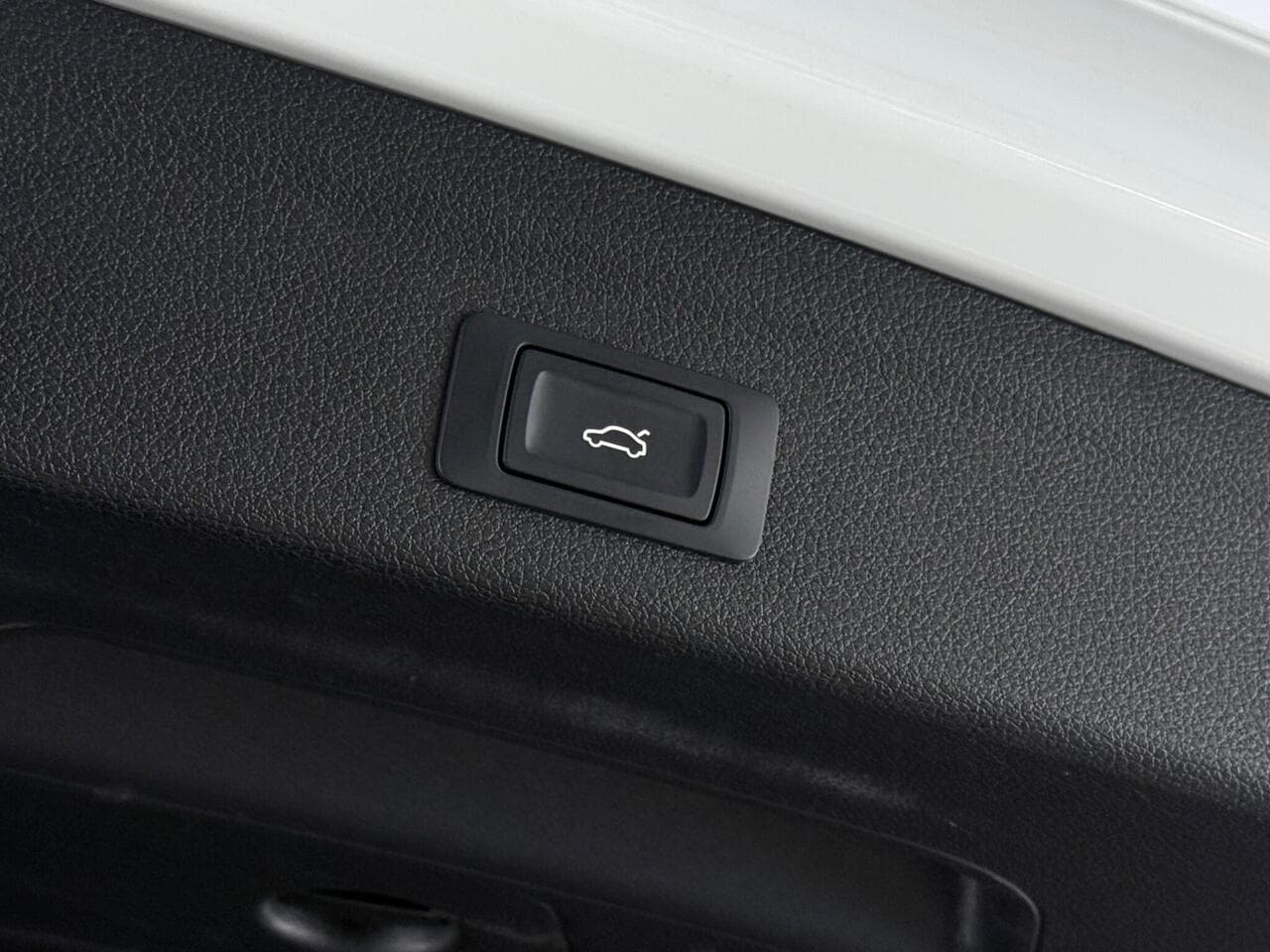 Audi Q3 thumbnail Misc Controls