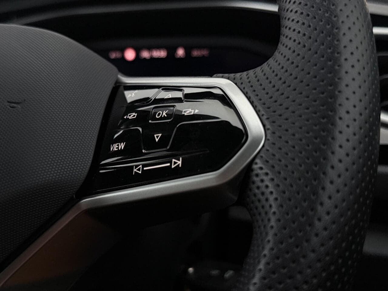 Volkswagen T-Roc thumbnail Misc Controls