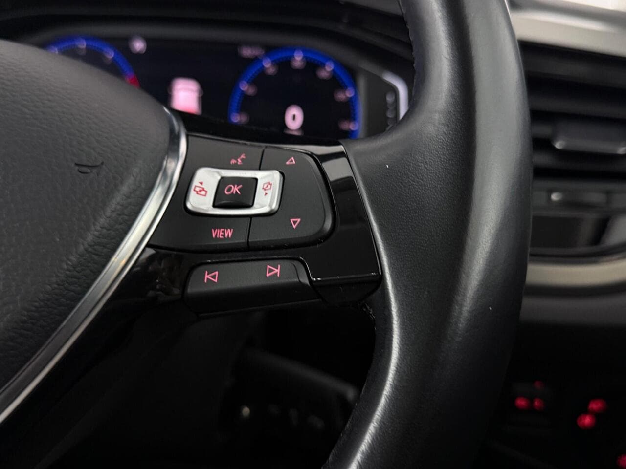 Volkswagen Polo thumbnail Misc Controls