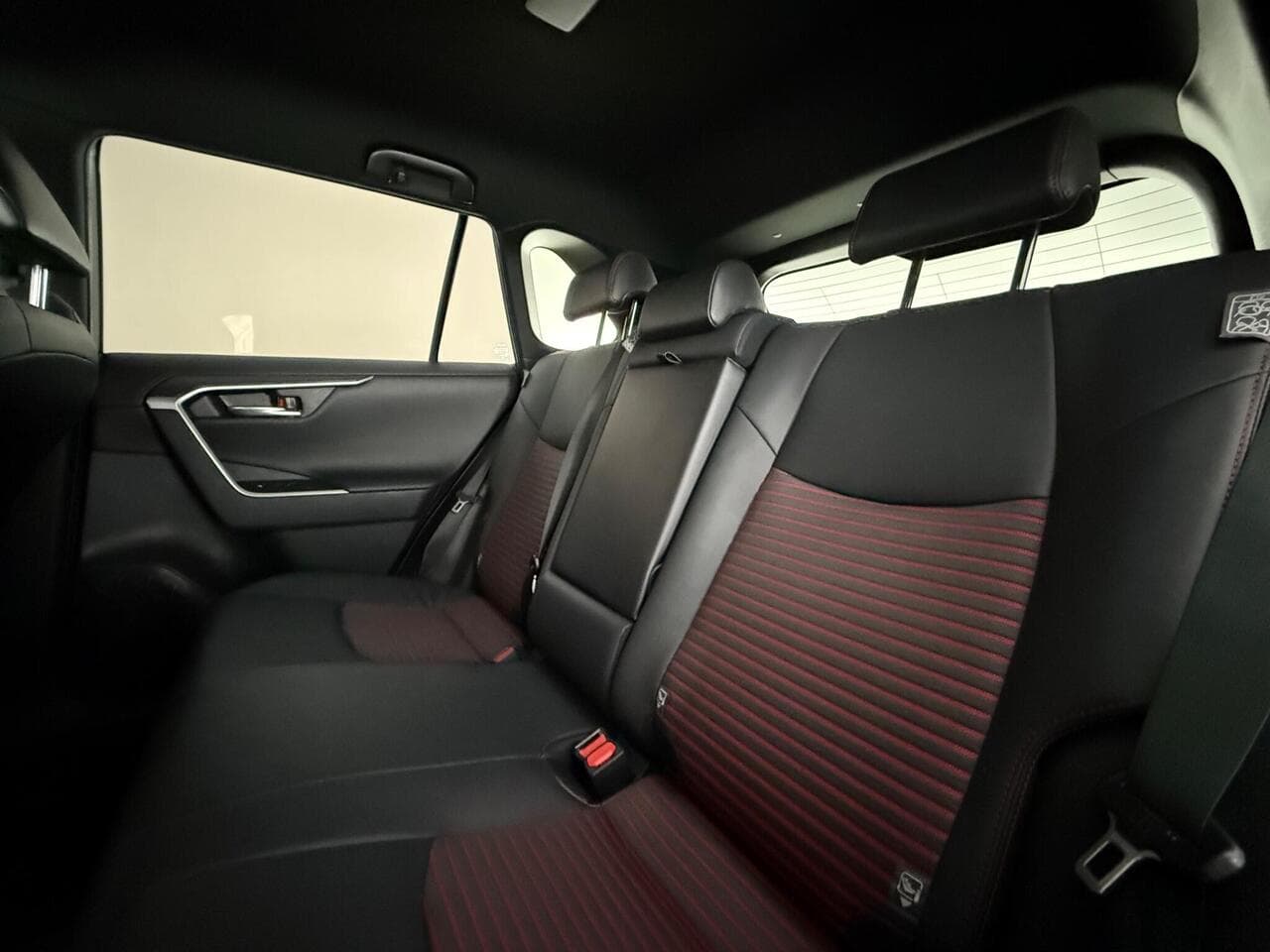 Toyota RAV4 thumbnail Seats Rear