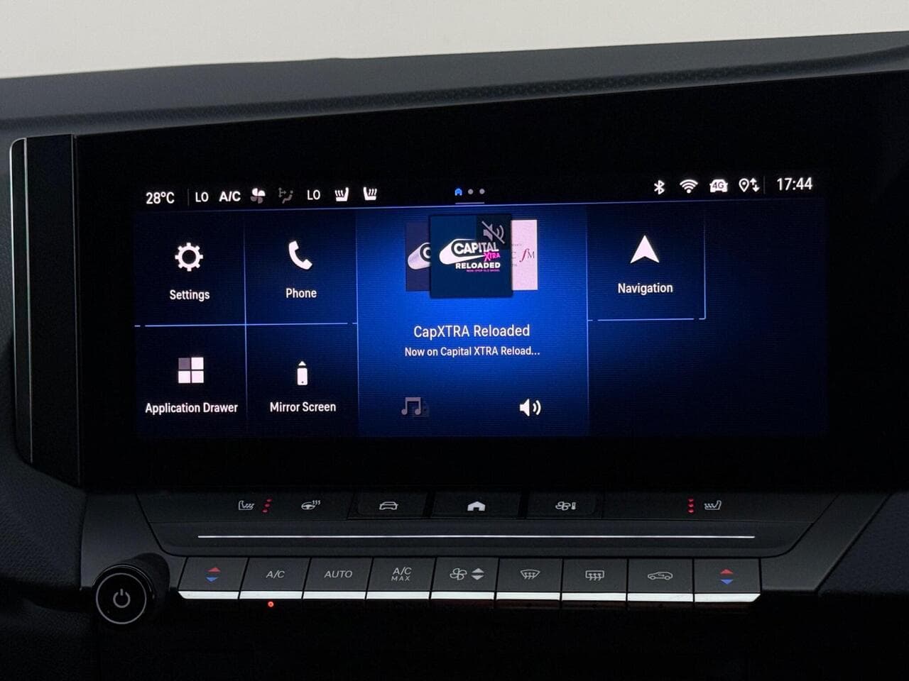 Vauxhall Astra thumbnail Infotainment System