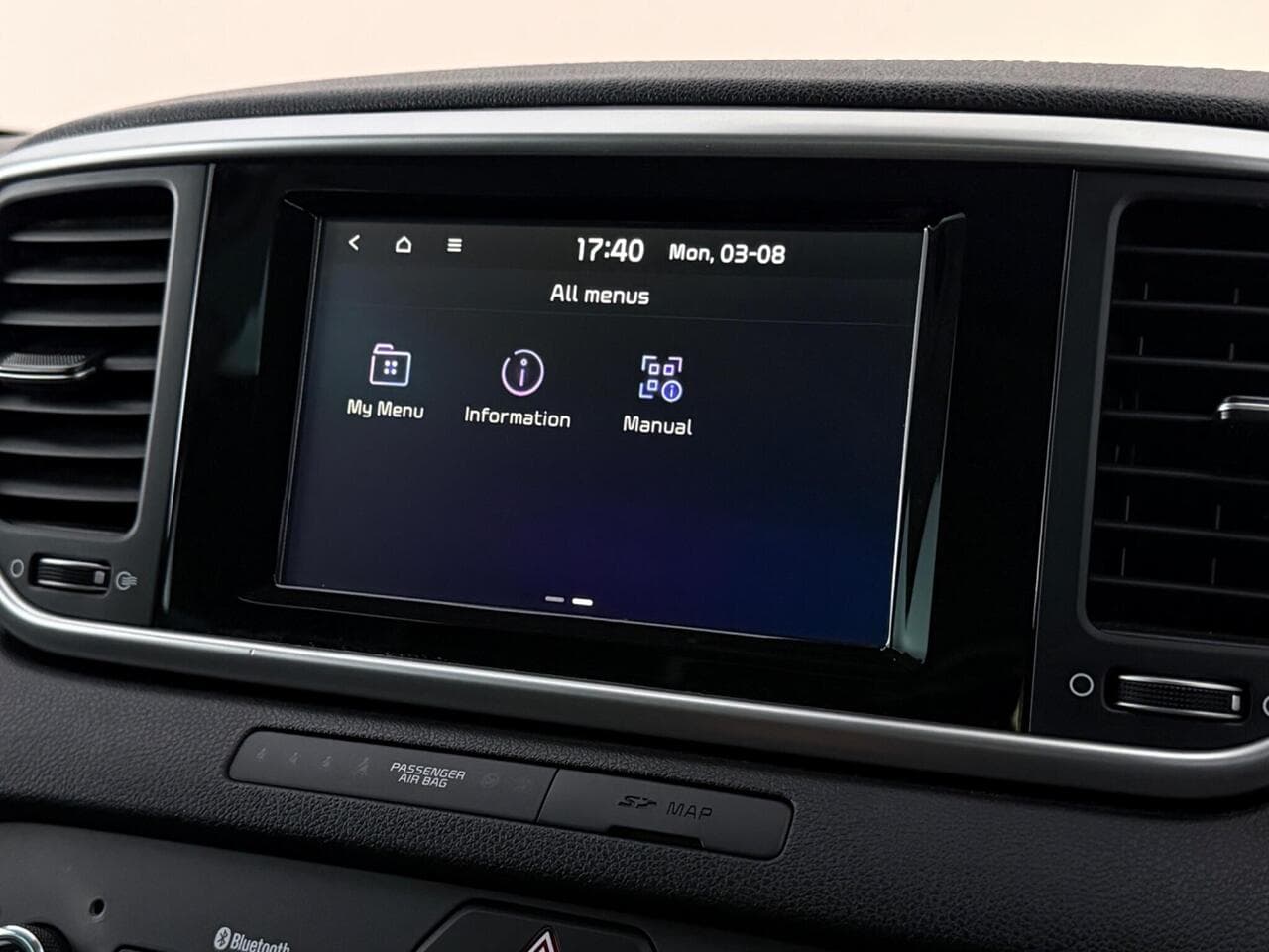 Kia Sportage thumbnail Infotainment System