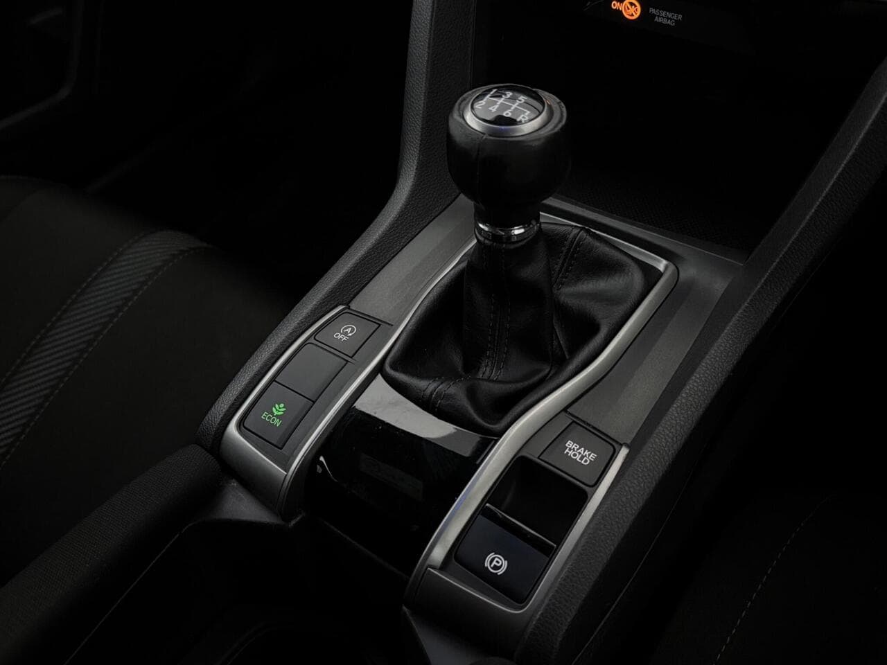 Honda Civic thumbnail Interior Front