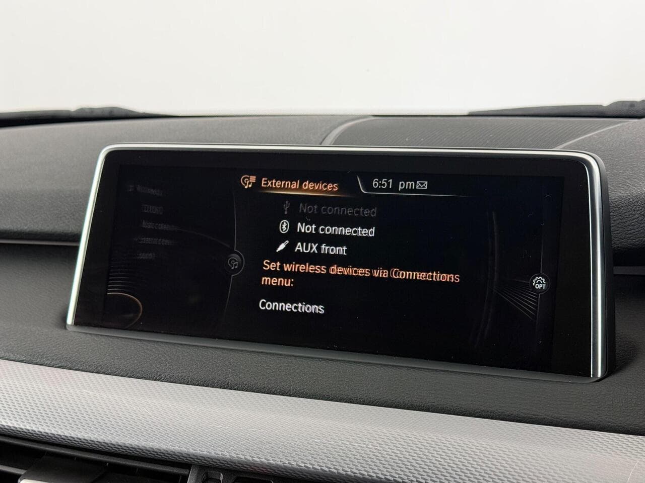 BMW X5 thumbnail Infotainment System
