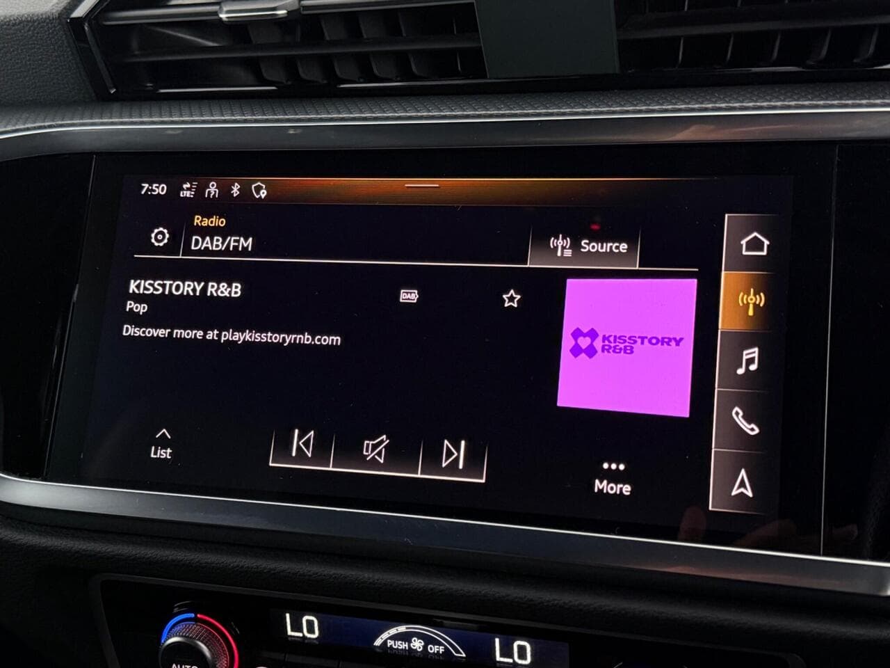 Audi Q3 thumbnail Infotainment System