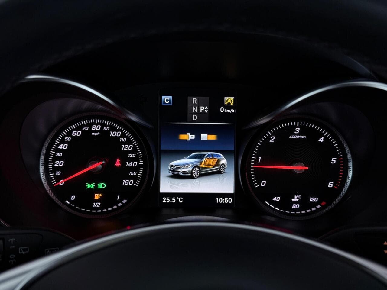 Mercedes-Benz C Class thumbnail Driver Instruments