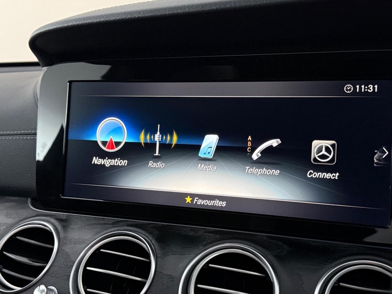 Mercedes-Benz E Class thumbnail Infotainment System