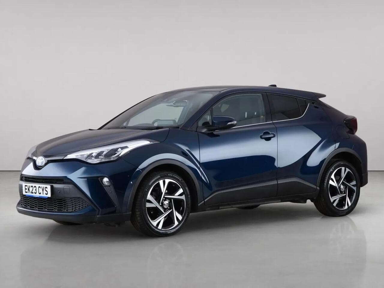 Toyota C-HR thumbnail Front Left
