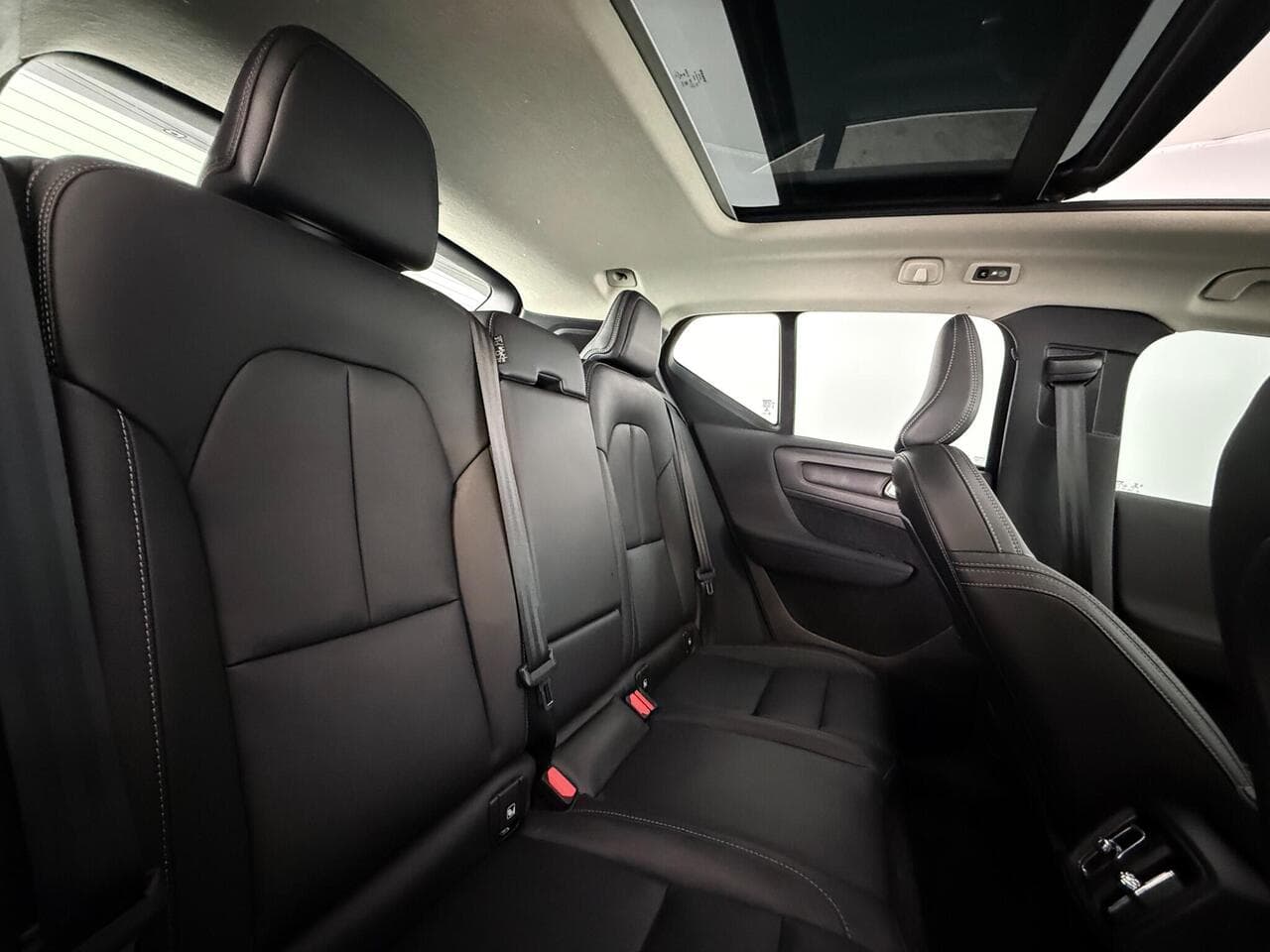 Volvo XC40 thumbnail Seats Rear