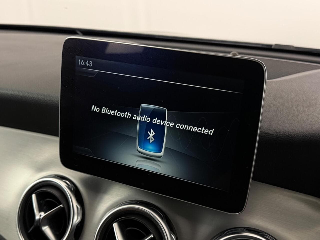 Mercedes-Benz GLA thumbnail Infotainment System