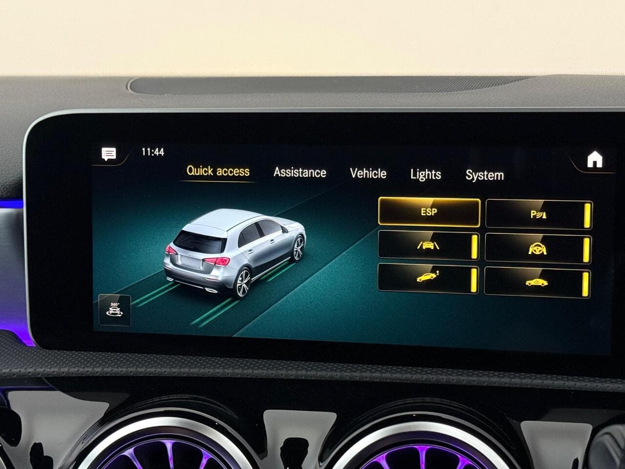 Mercedes-Benz A Class thumbnail Infotainment System
