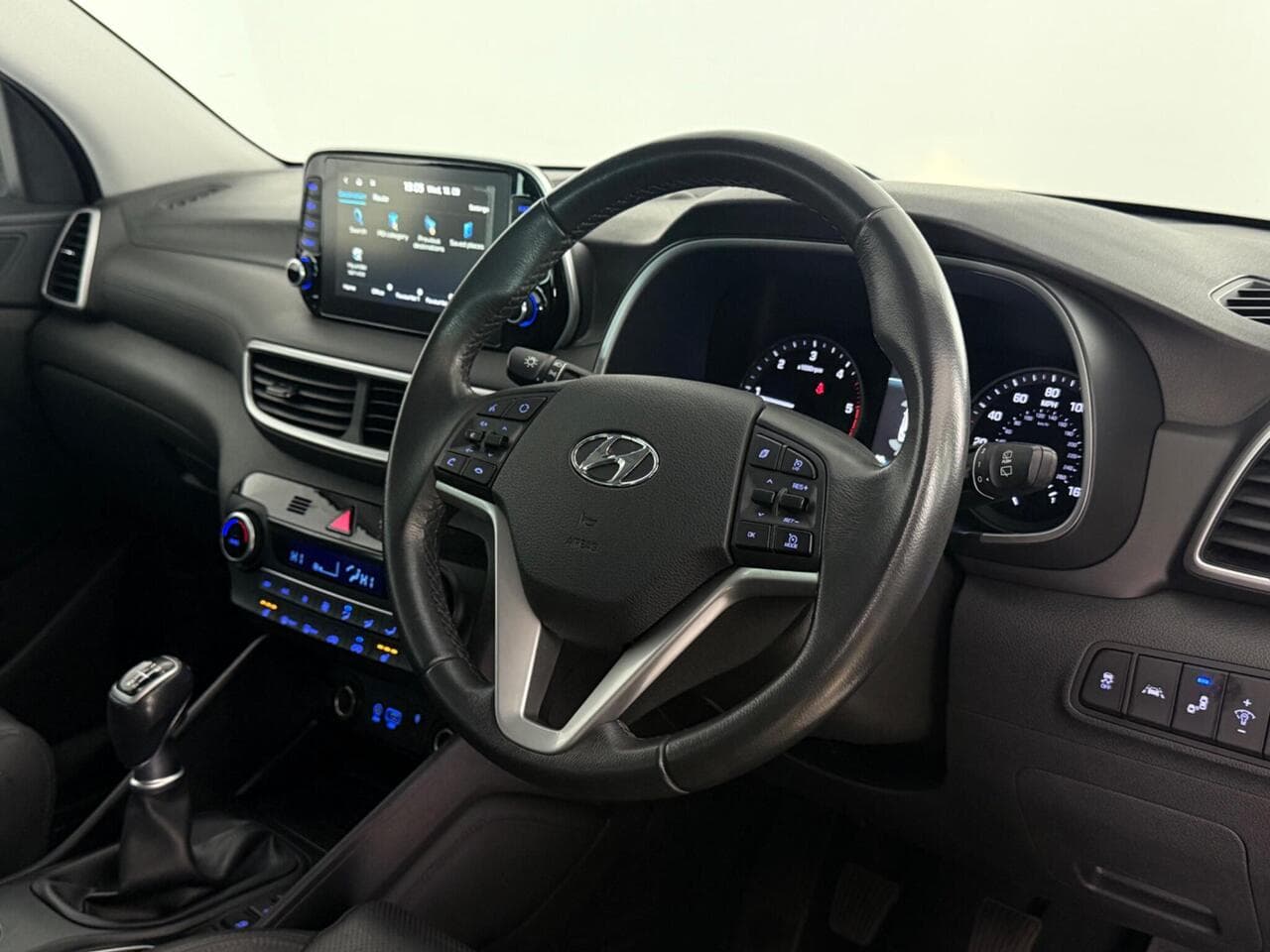 Hyundai TUCSON thumbnail Steering Wheel