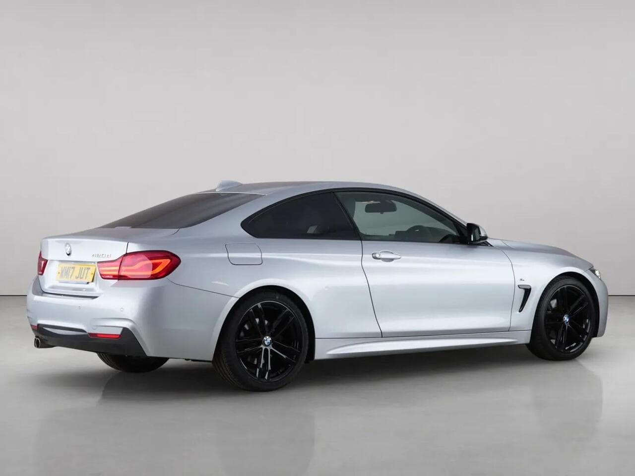 BMW 4 Series thumbnail Rear Right