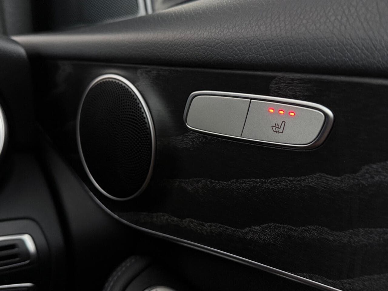 Mercedes-Benz GLC thumbnail Misc Controls