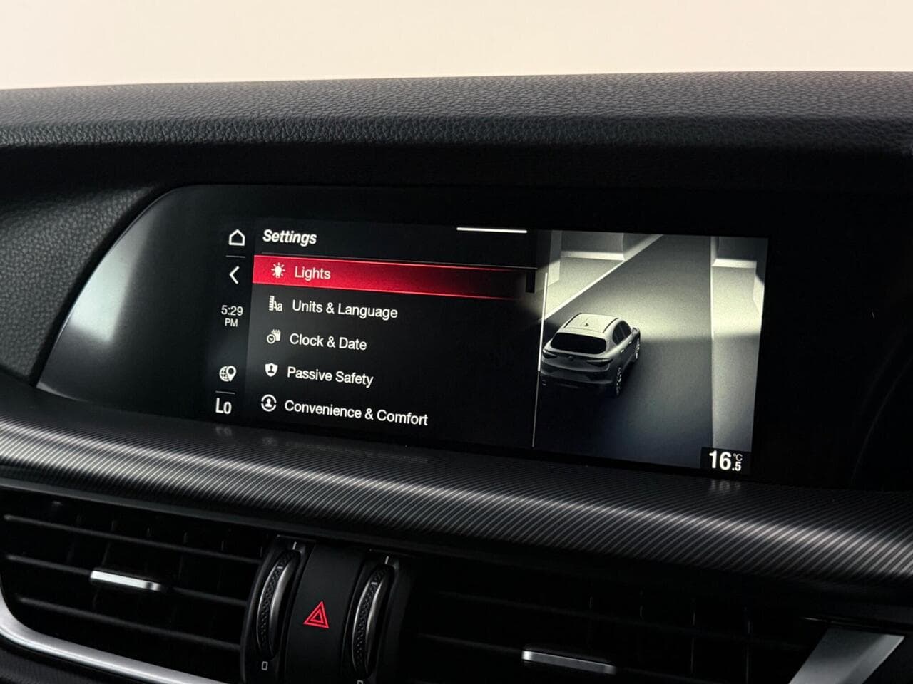 Alfa Romeo Stelvio thumbnail Infotainment System