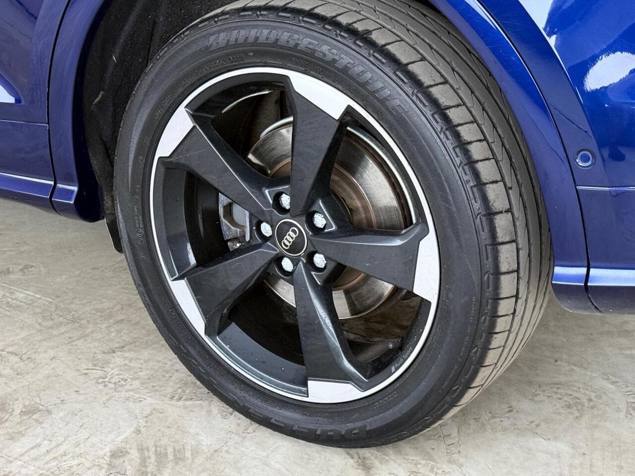 Audi Q5 thumbnail Wheel
