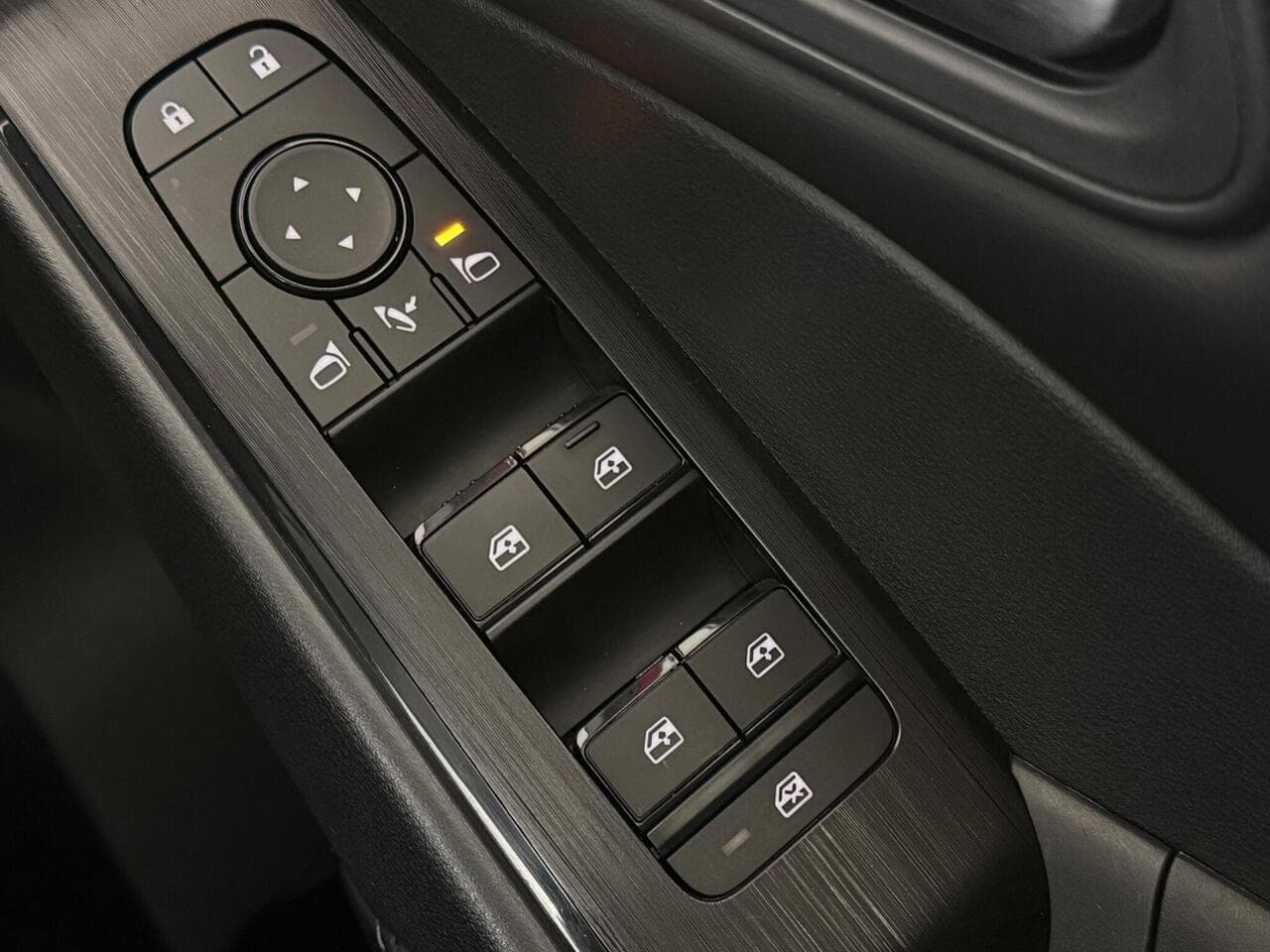 Nissan Qashqai thumbnail Misc Controls