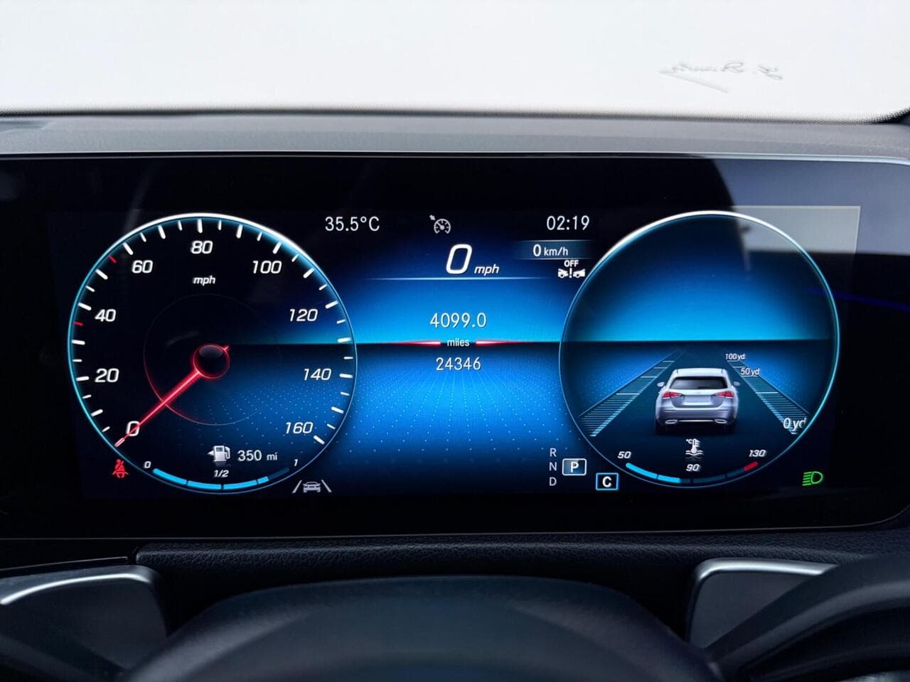 Mercedes-Benz GLB thumbnail Driver Instruments