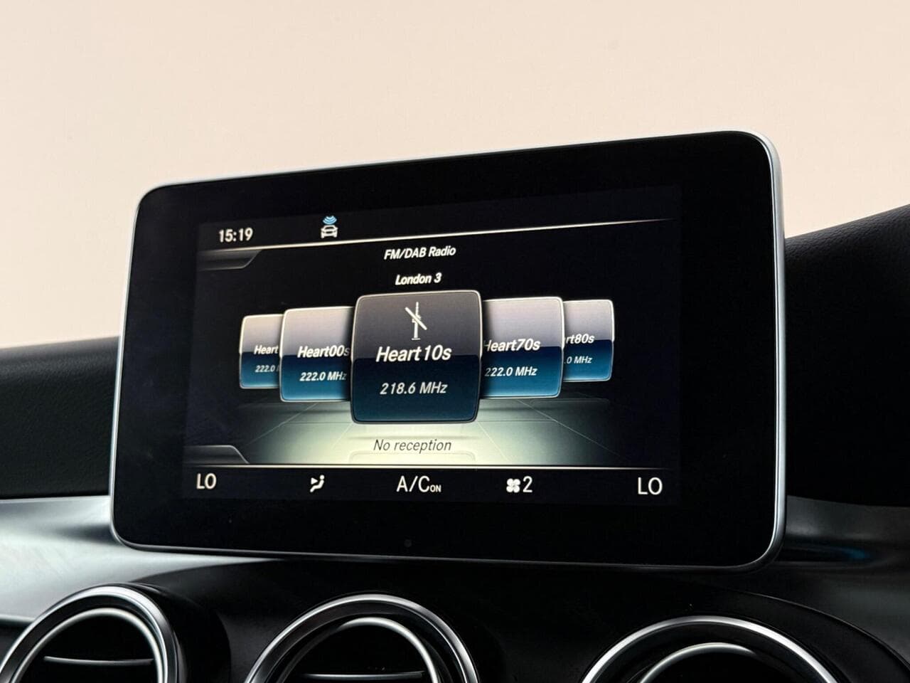 Mercedes-Benz GLC thumbnail Infotainment System