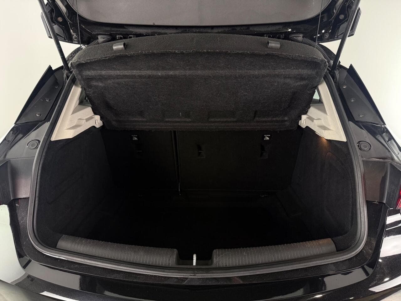 Vauxhall Astra thumbnail Boot