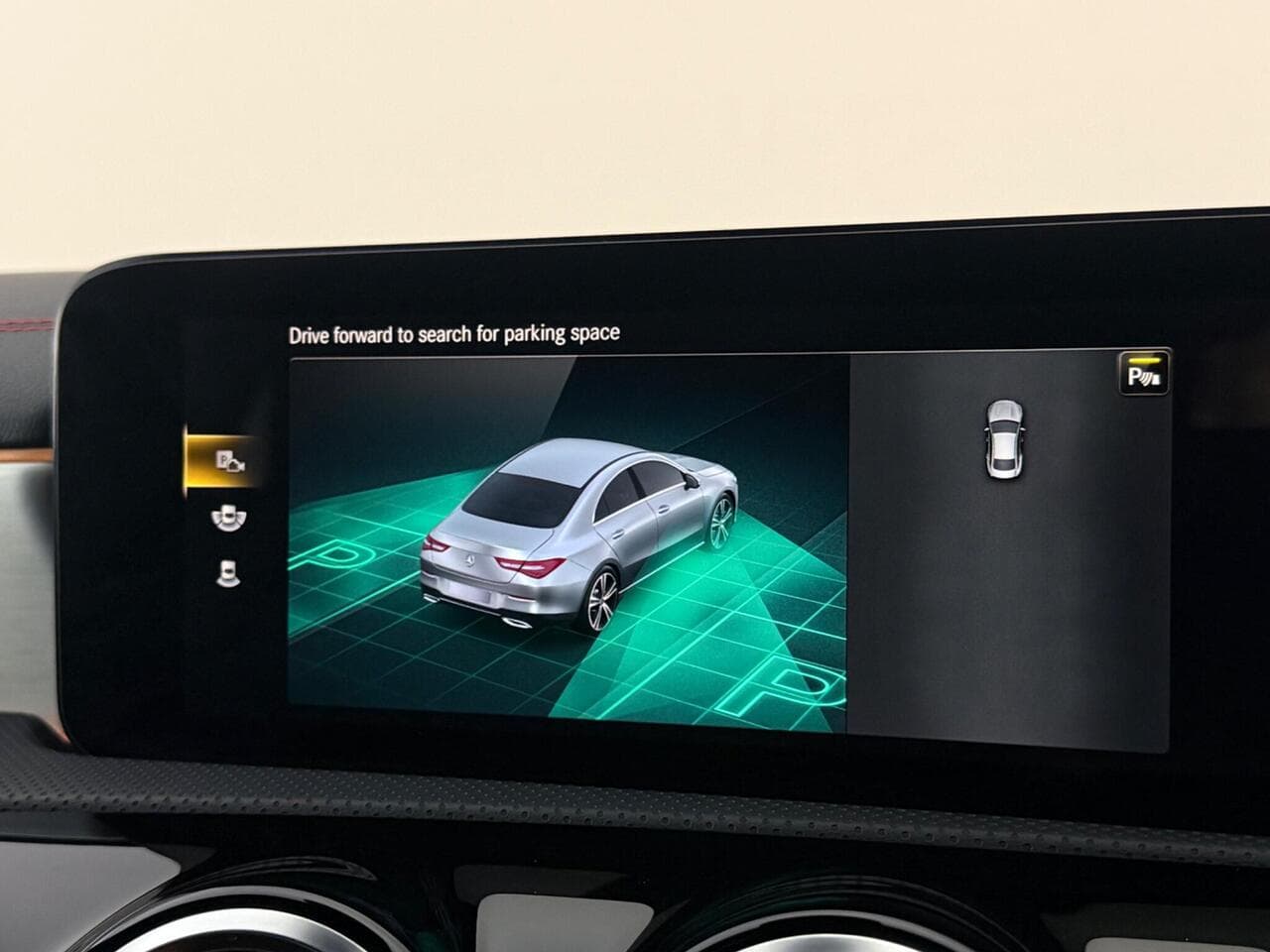 Mercedes-Benz CLA thumbnail Infotainment System