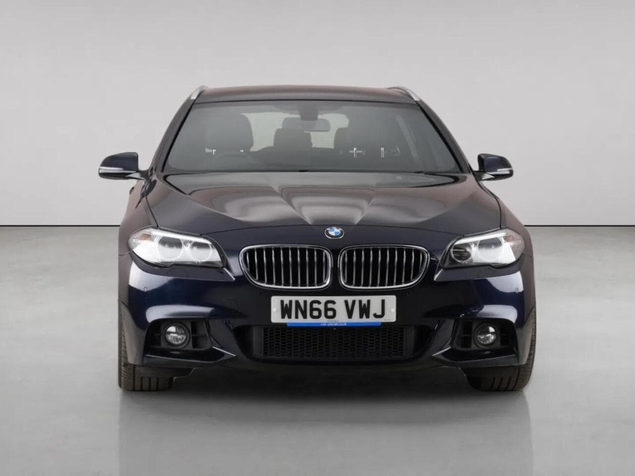 BMW 5 Series thumbnail Front