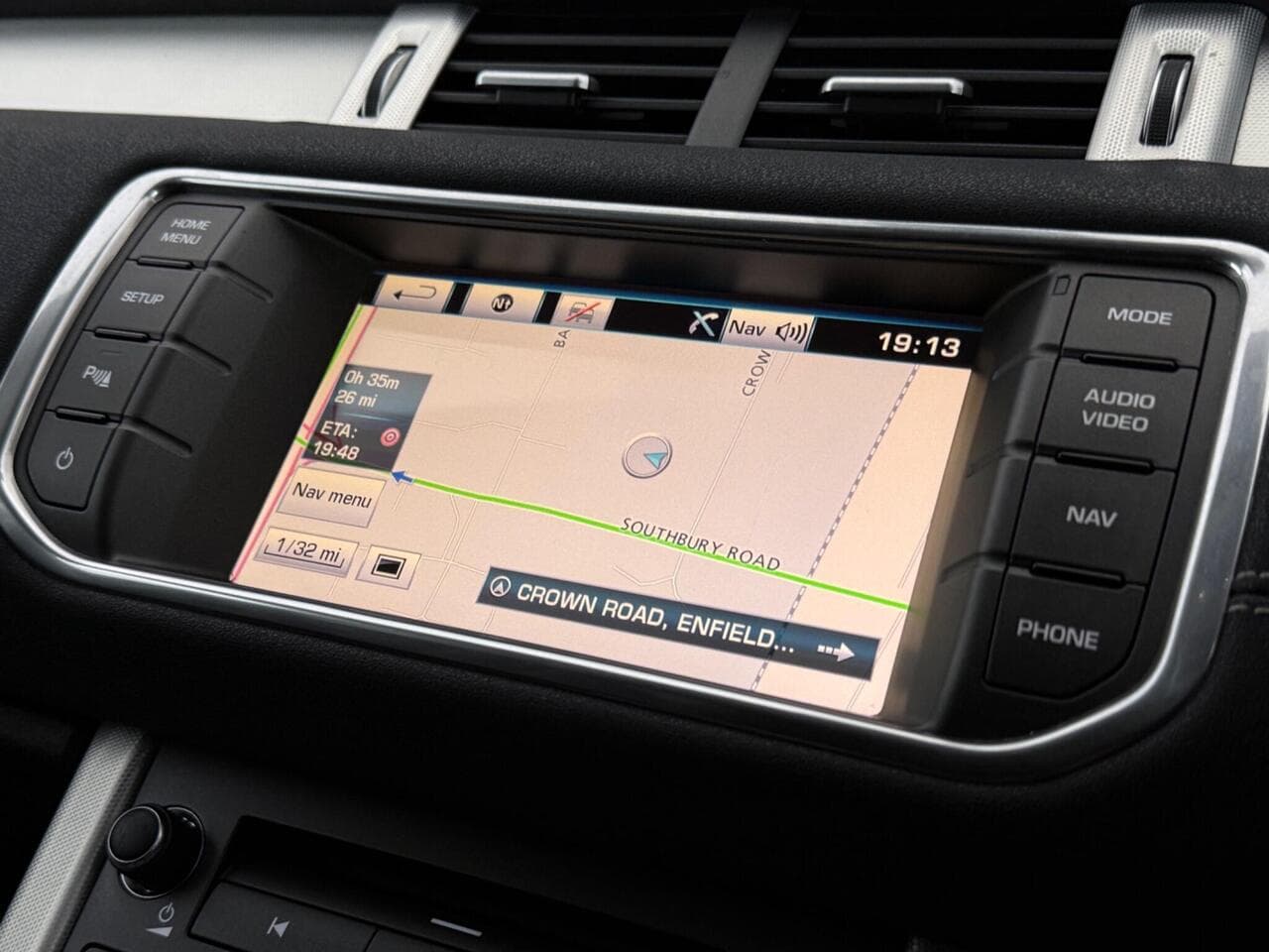Land Rover Range Rover Evoque thumbnail Infotainment System