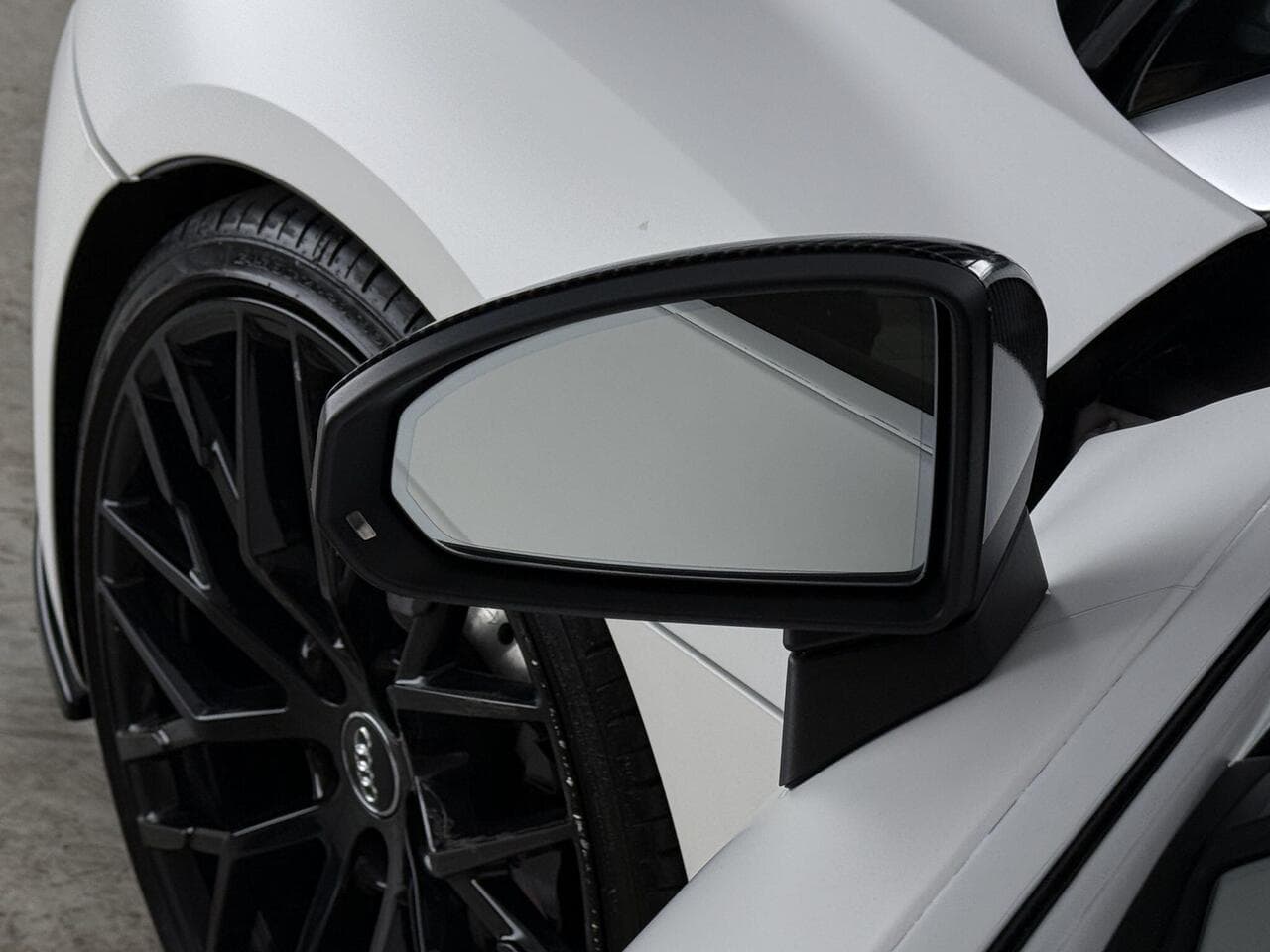 Audi R8 thumbnail Inconclusive