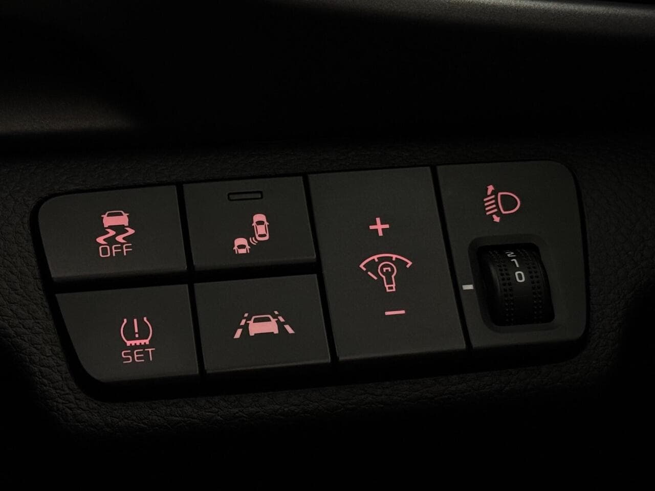 Kia Stonic thumbnail Misc Controls