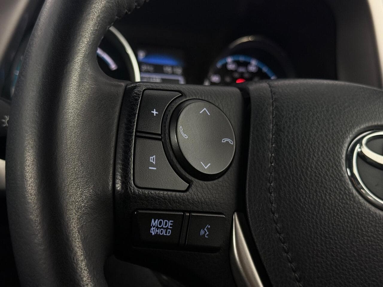 Toyota RAV4 thumbnail Misc Controls