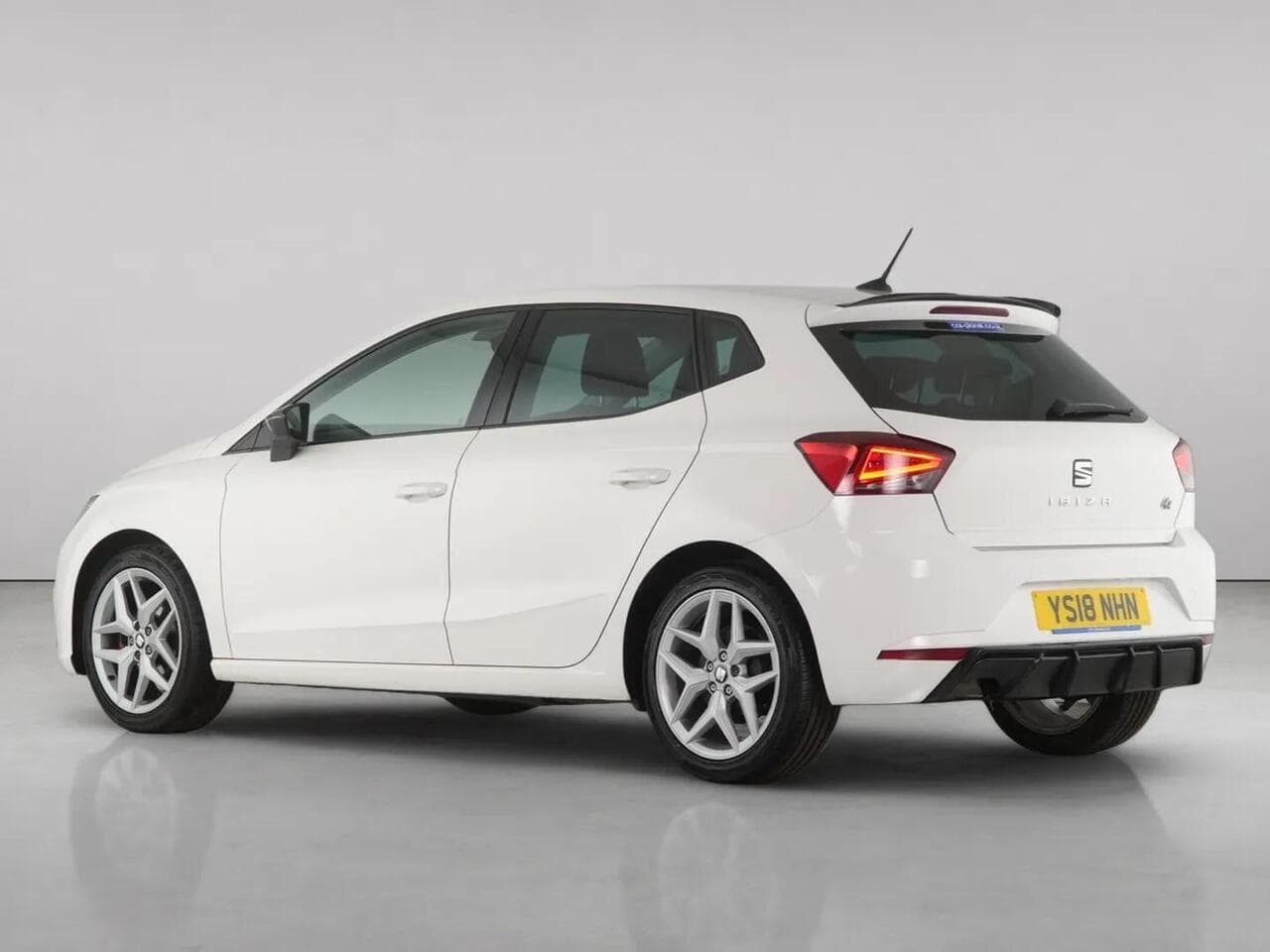 SEAT Ibiza thumbnail Rear Left
