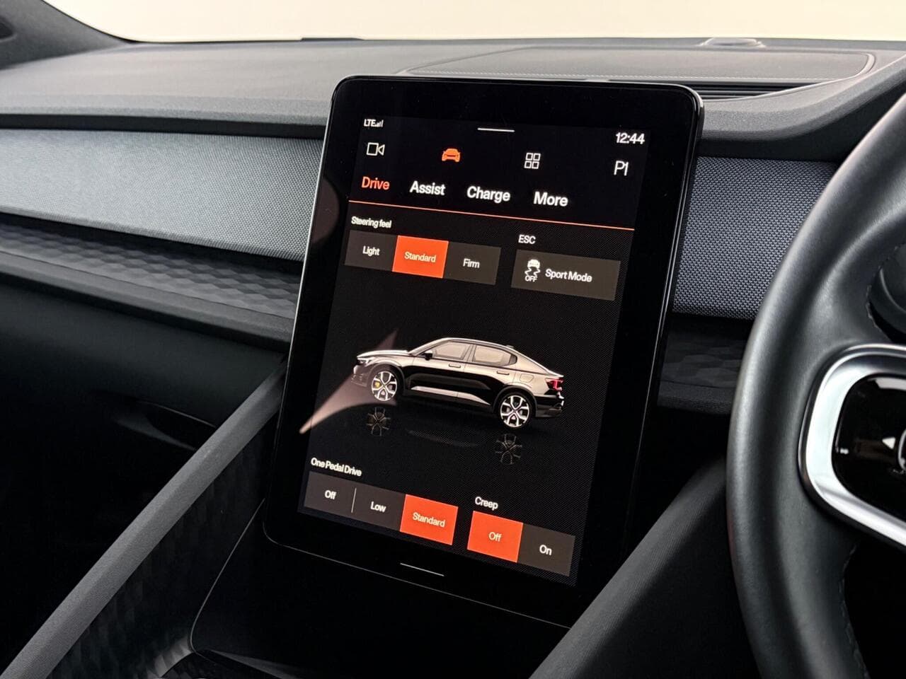 Polestar Polestar 2 thumbnail Infotainment System