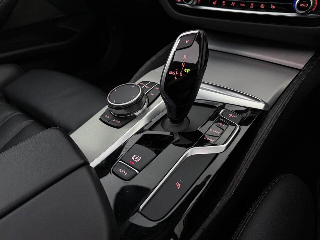 BMW 5 Series thumbnail Interior Front