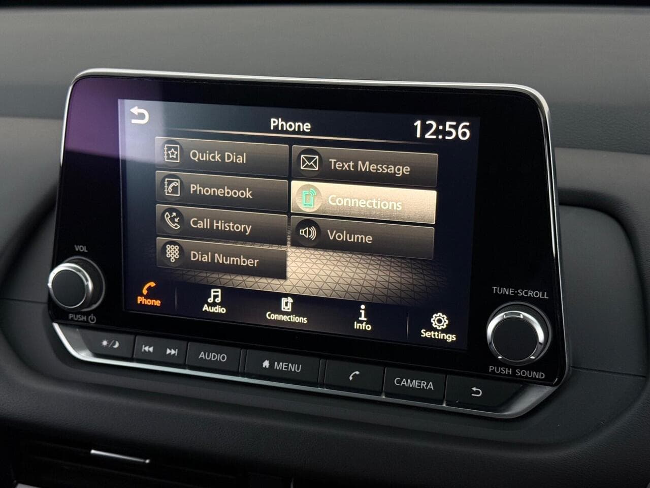 Nissan Qashqai thumbnail Infotainment System