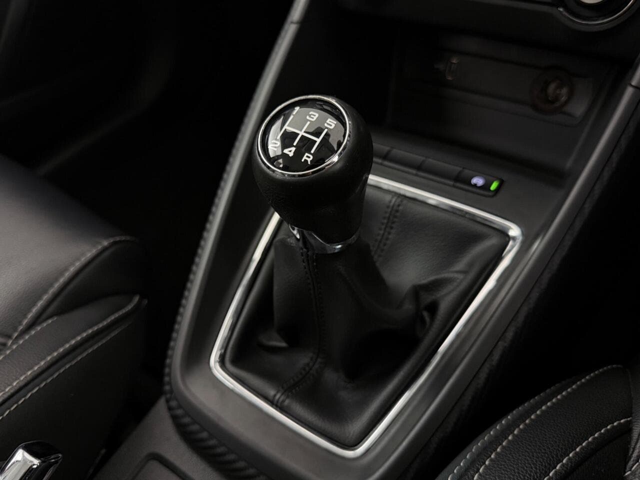 MG MG ZS thumbnail Interior Front