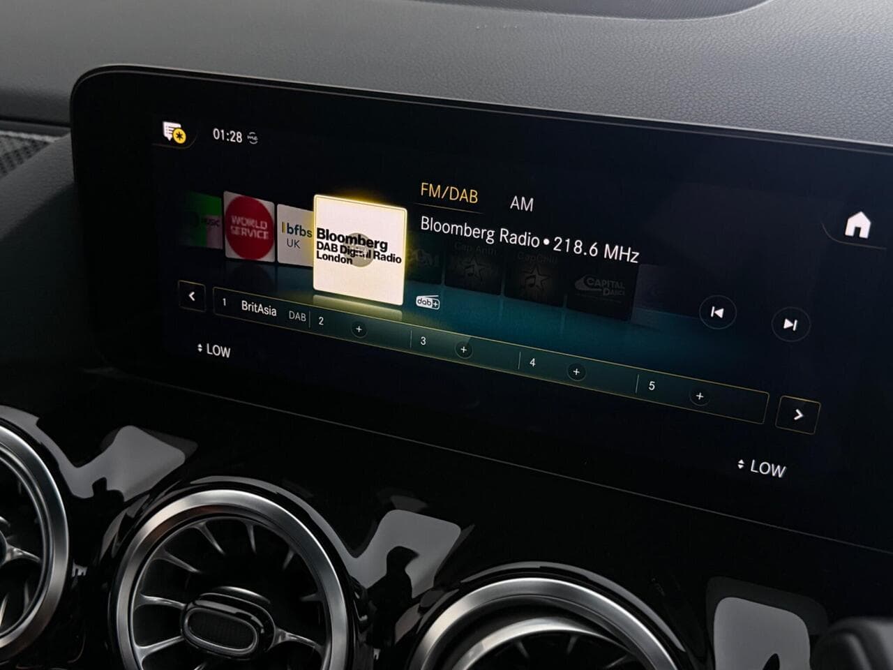 Mercedes-Benz GLA thumbnail Infotainment System