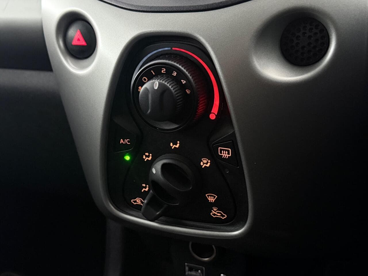 Toyota AYGO thumbnail Misc Controls