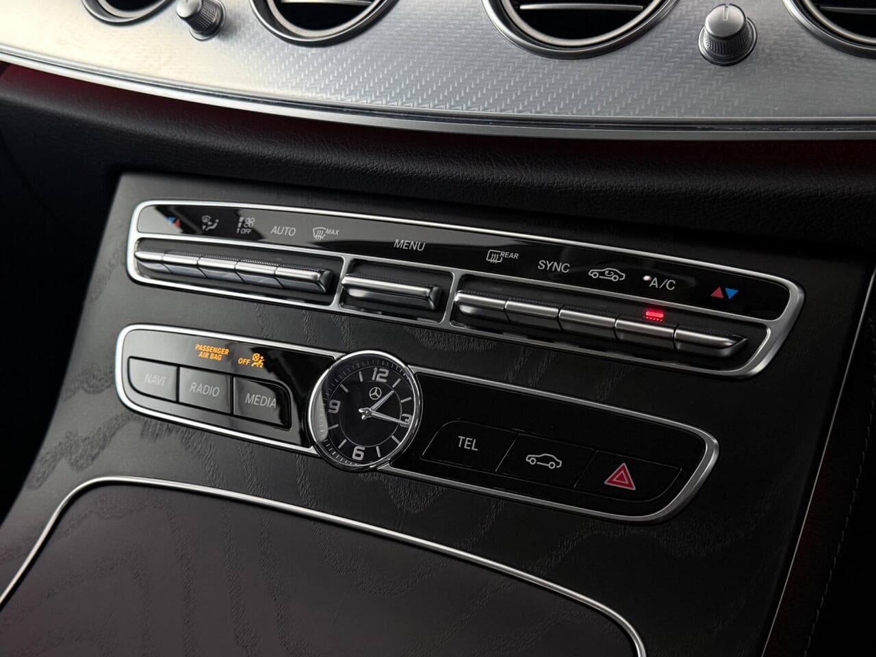 Mercedes-Benz E Class thumbnail Interior Front