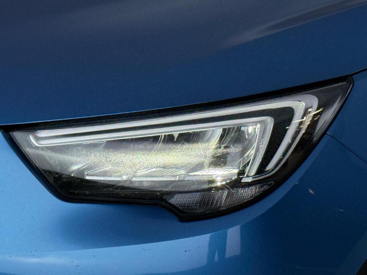 Vauxhall Crossland X thumbnail Lights Front