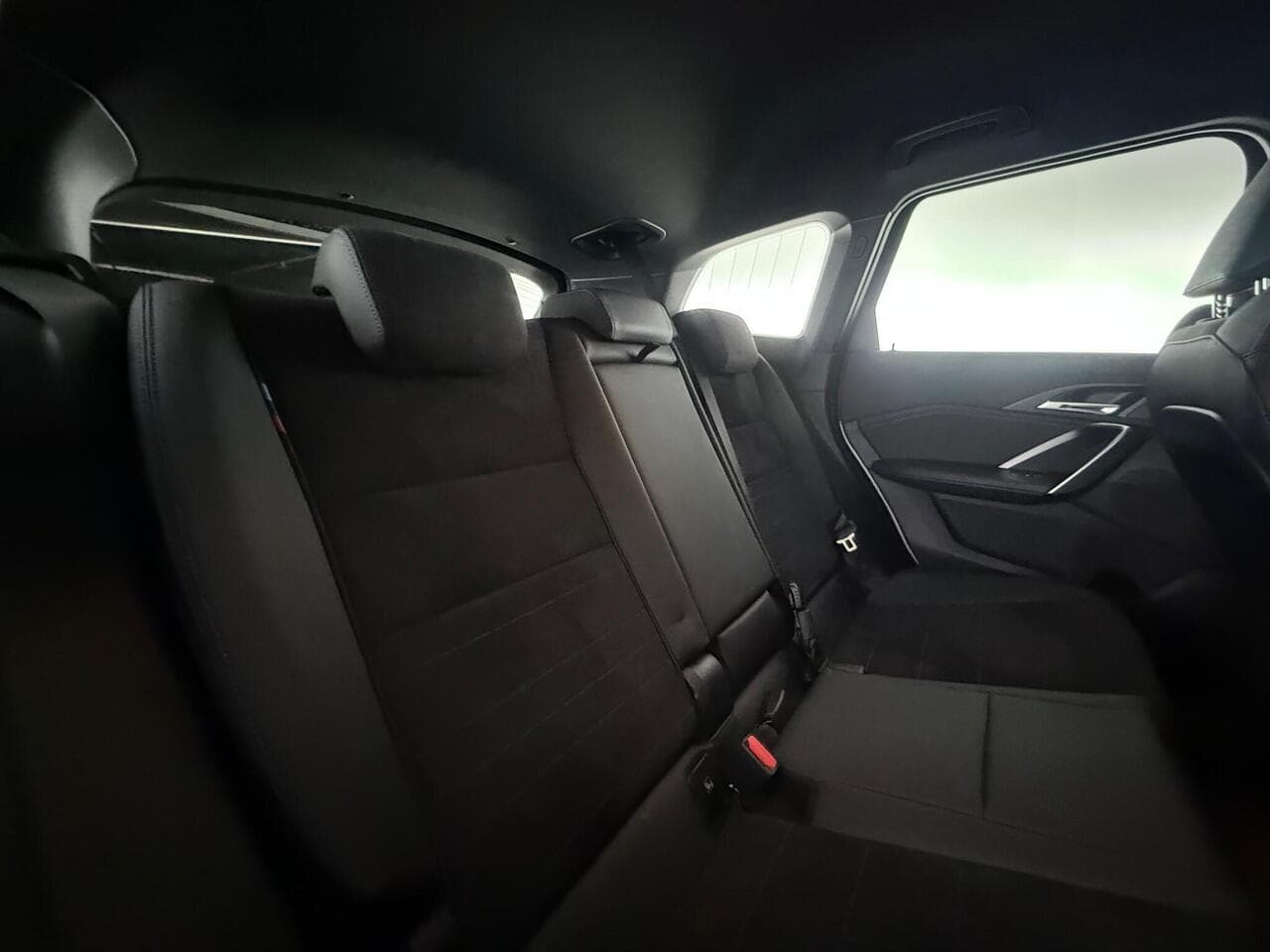 BMW iX1 thumbnail Seats Rear