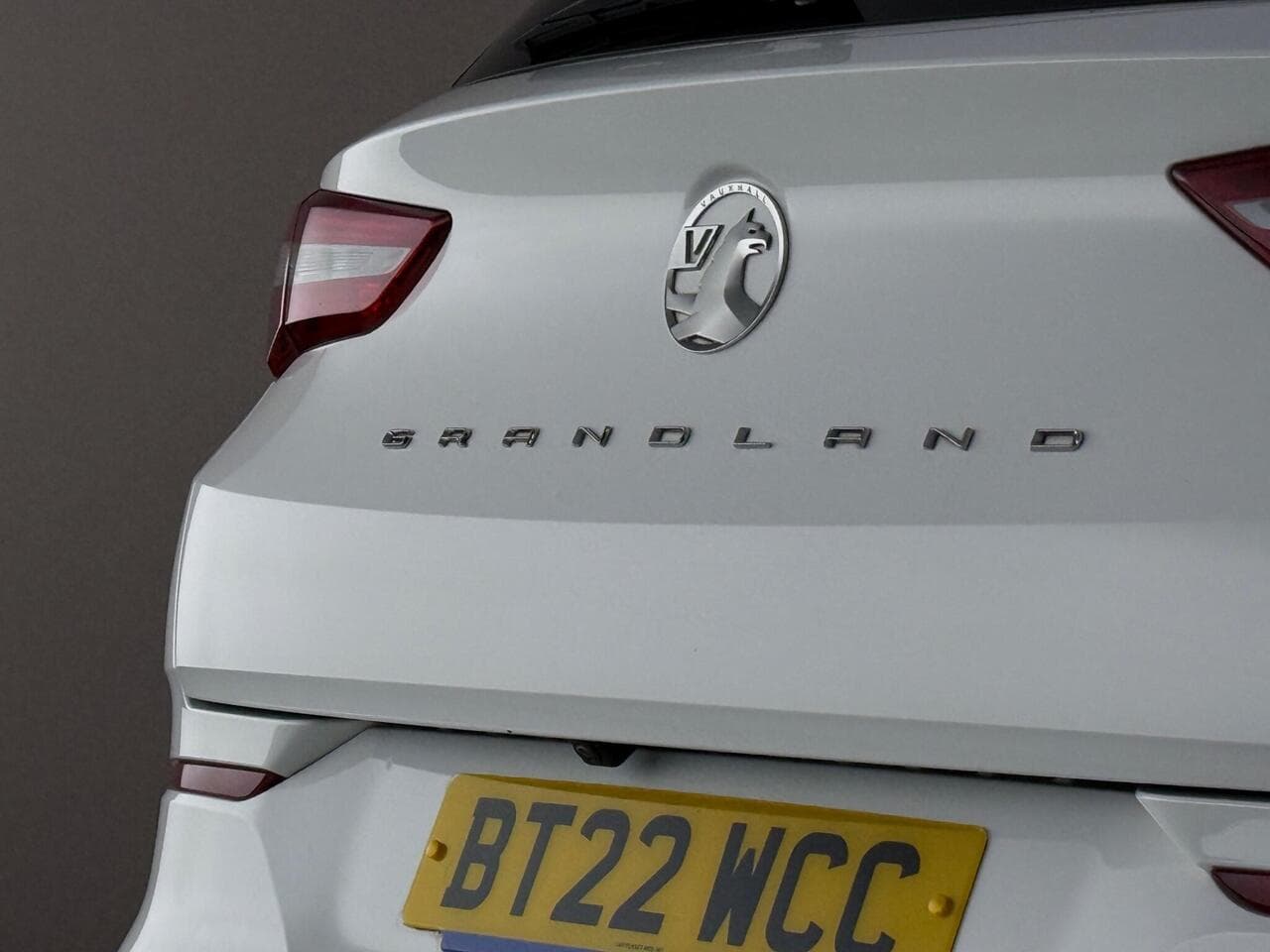 Vauxhall Grandland thumbnail Rear